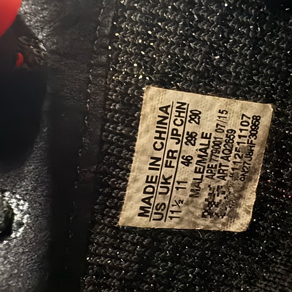 Yeezy Black Athletic Shoes main image 6